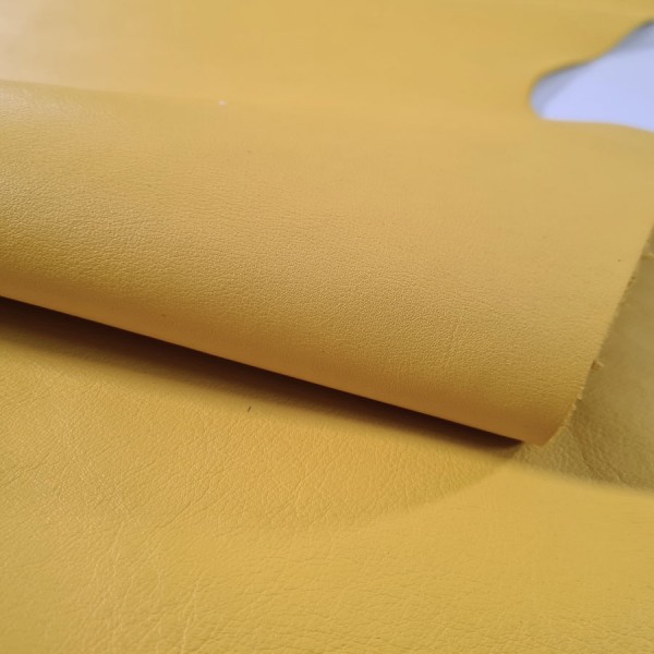 CUERO  AMARILLO 3189