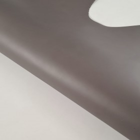cuero gris