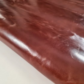 Cuero vacuno pull up de color marron roble
