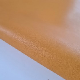 cuero naranja