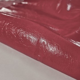 cuero fucsia coral