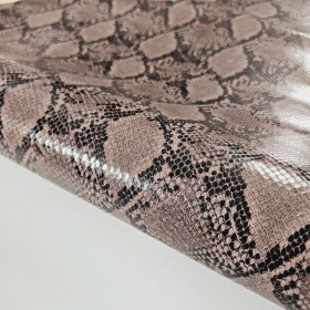 Grabado imitación serpiente sobre piel de becerro