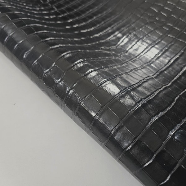 CROCODILE LEATHER 3821