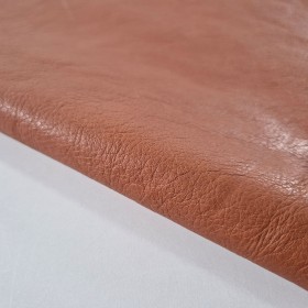 cuero marron medio