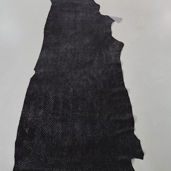 BLACK CROCODILE 1845