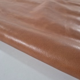 Mediun brown dyed cowleather