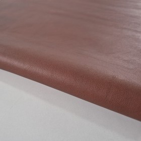 Mediun brown dyed cowleather